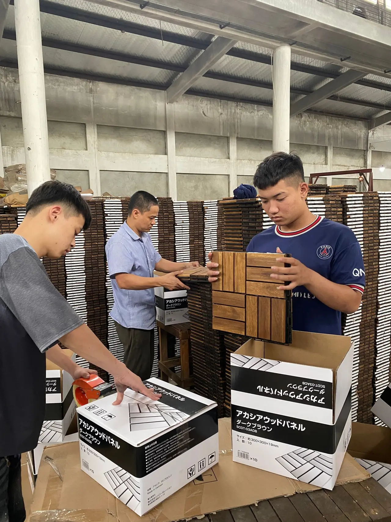 Acacia tile packing